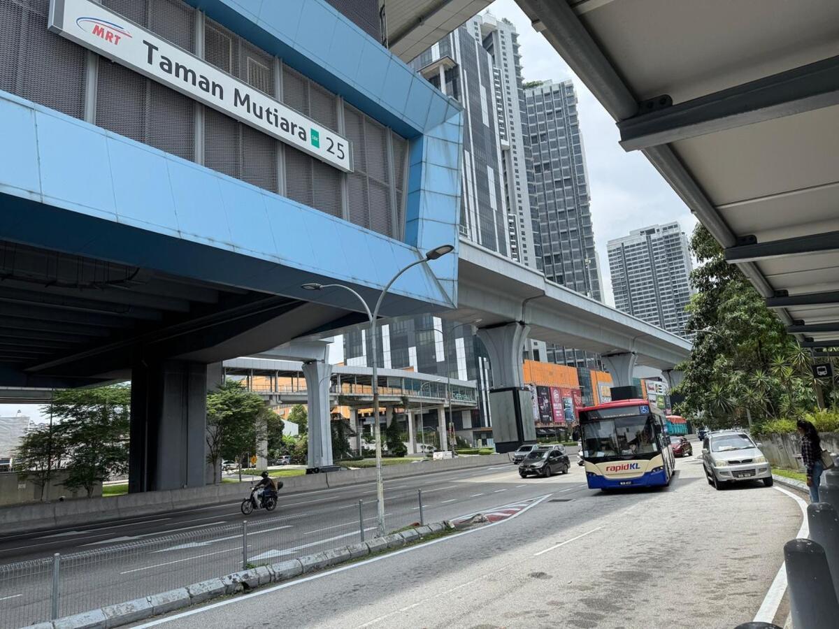 Modern Duplex Above Mall With Pool & Transit Pangsapuri Kuala Lumpur