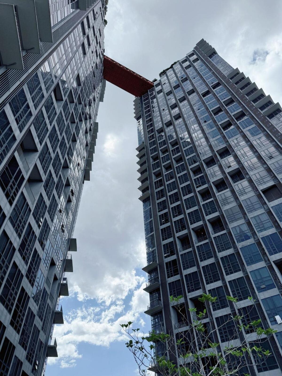 Pangsapuri Modern Duplex Above Mall With Pool & Transit Kuala Lumpur